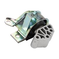 Engine mount right in front