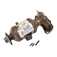 Catalytic converter with manifold