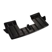 Partition wall below engine radiator