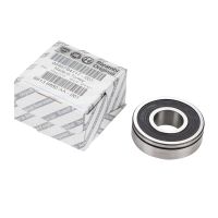 Gearbox bearing in front of 5 gear rear