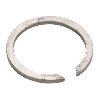 Retaining ring for the 4th gear gearwheel