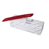 Rear reflector on the right rear of the bumper