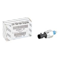 Reversing light switch