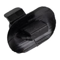 Retaining clip for bonnet stand