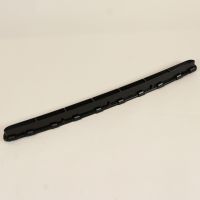 Radiator grille in the front center