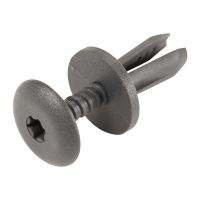 Radiator grille plug